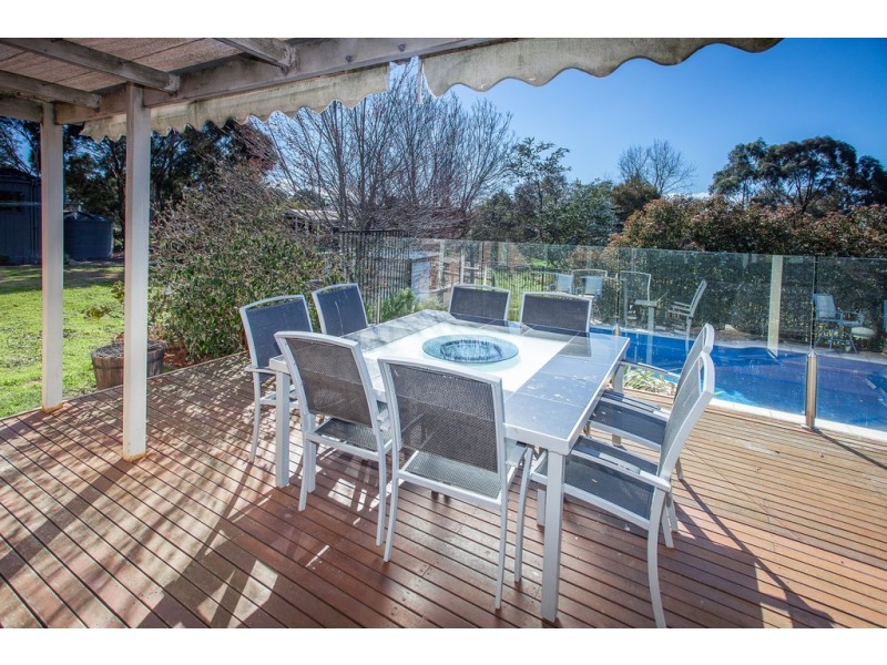 17 Glenton Court, Gisborne VIC 3437