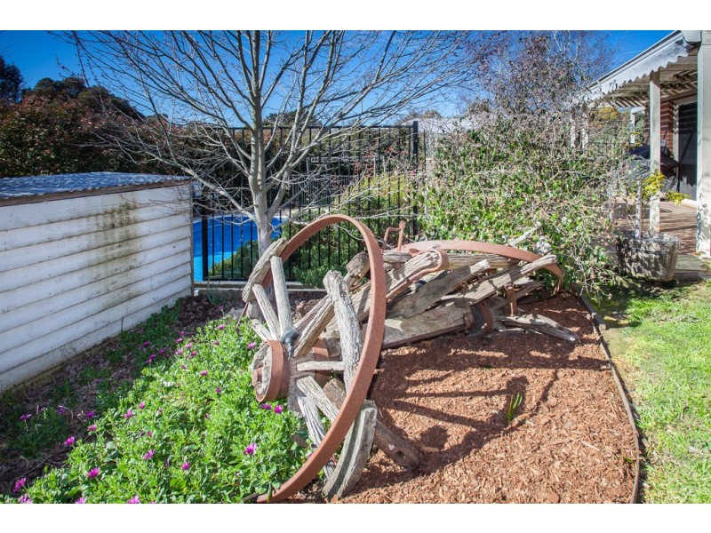 17 Glenton Court, Gisborne VIC 3437