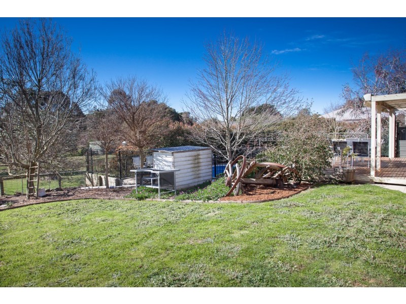 17 Glenton Court, Gisborne VIC 3437