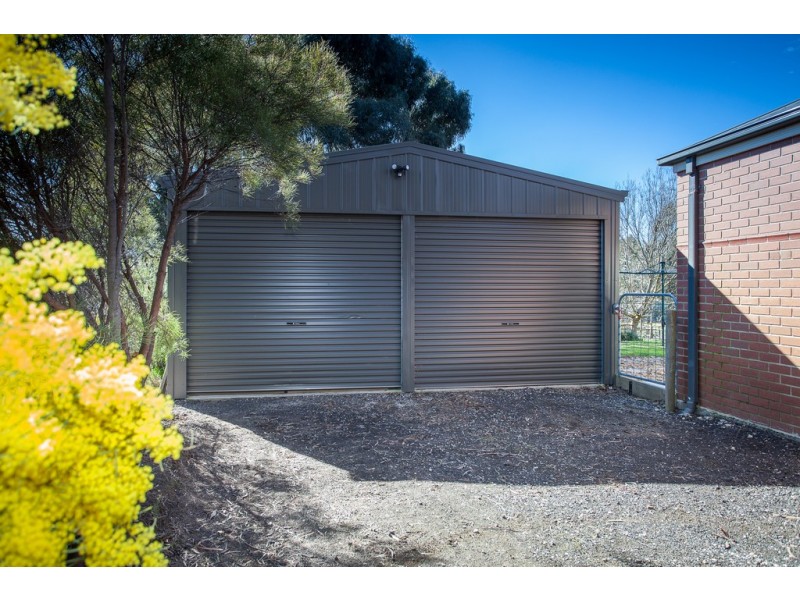 17 Glenton Court, Gisborne VIC 3437