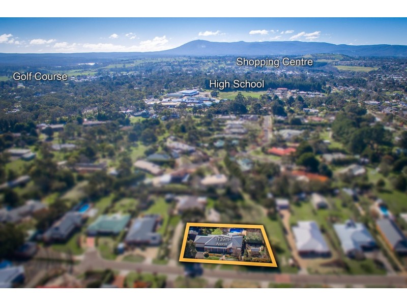 17 Glenton Court, Gisborne VIC 3437