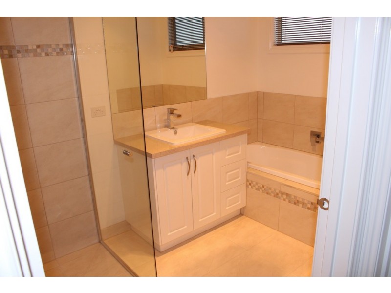 3/55 Brantome Street, Gisborne VIC 3437