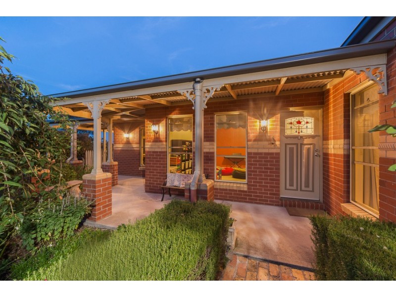 2 Domain Mews, Gisborne VIC 3437