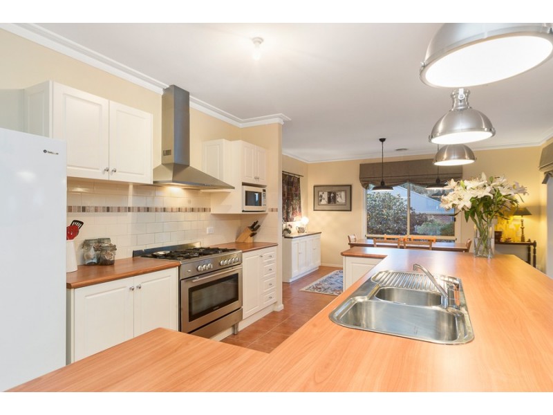 2 Domain Mews, Gisborne VIC 3437