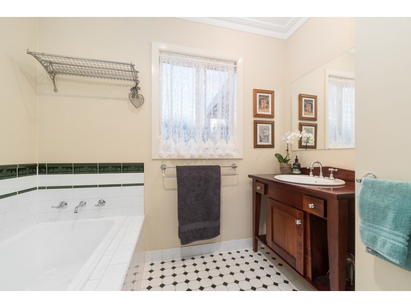 2 Domain Mews, Gisborne VIC 3437