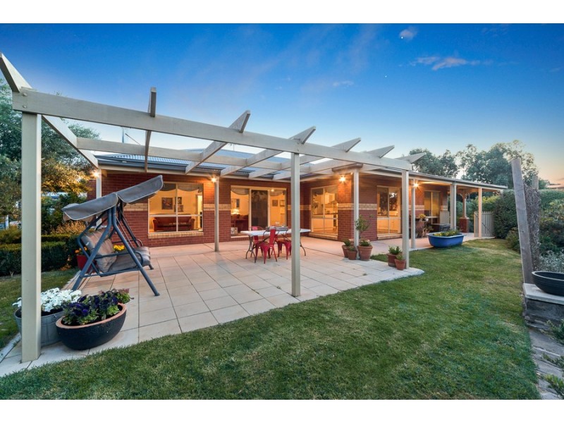 2 Domain Mews, Gisborne VIC 3437