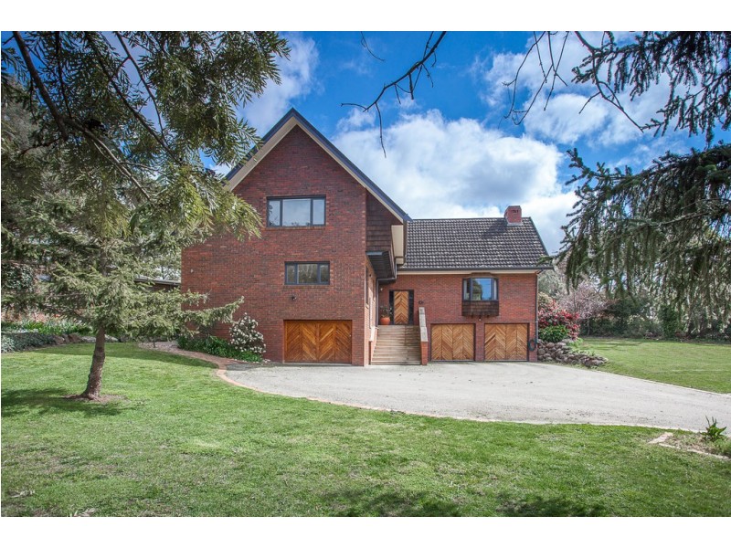 2 Bruce Street, Macedon VIC 3440