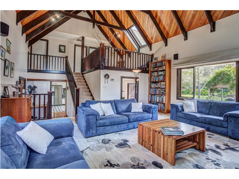 2 Bruce Street, Macedon VIC 3440