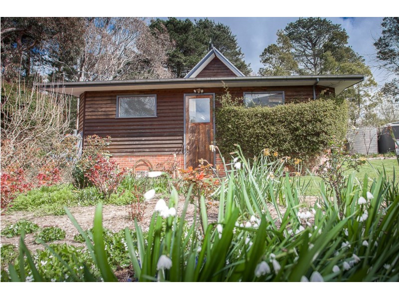 2 Bruce Street, Macedon VIC 3440