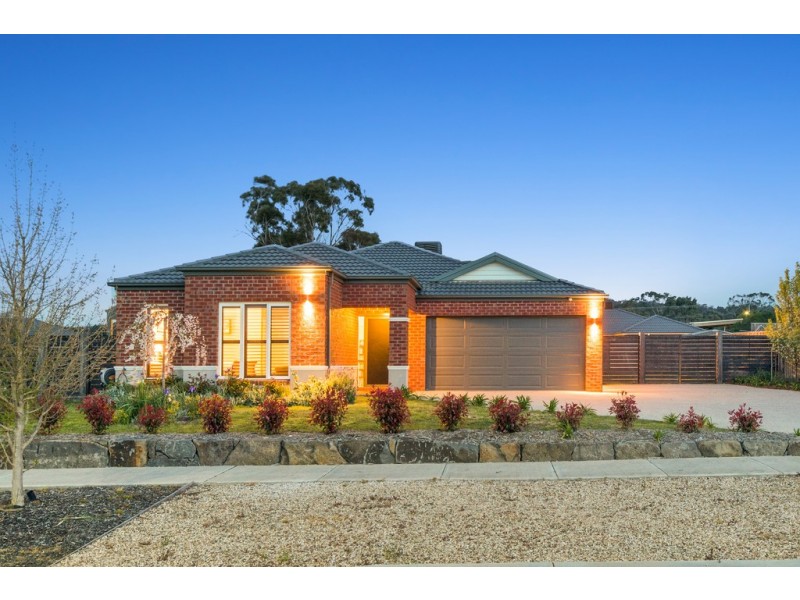 10 McKernan Place, Gisborne VIC 3437