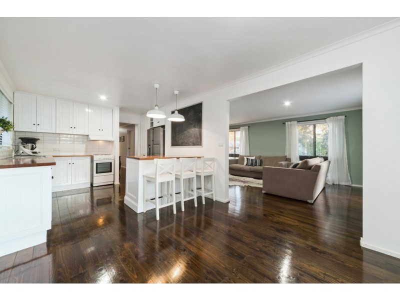 27 Farrell Street, New Gisborne VIC 3438