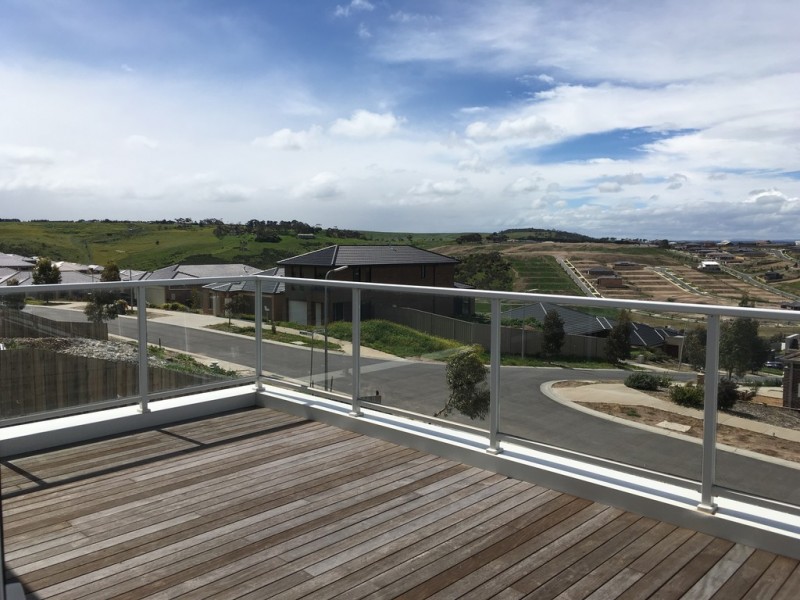 9 Wedmore Cres, Sunbury VIC 3429