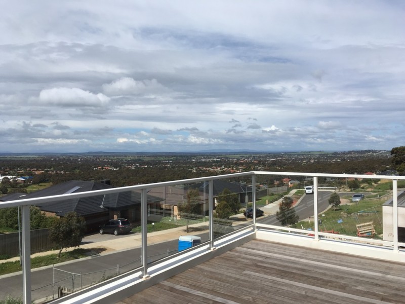 9 Wedmore Cres, Sunbury VIC 3429