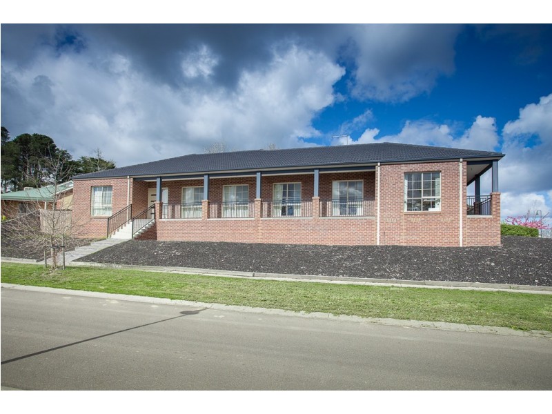 3 Mulgutherie Way, Gisborne VIC 3437