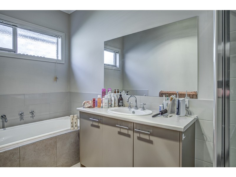 3 Mulgutherie Way, Gisborne VIC 3437