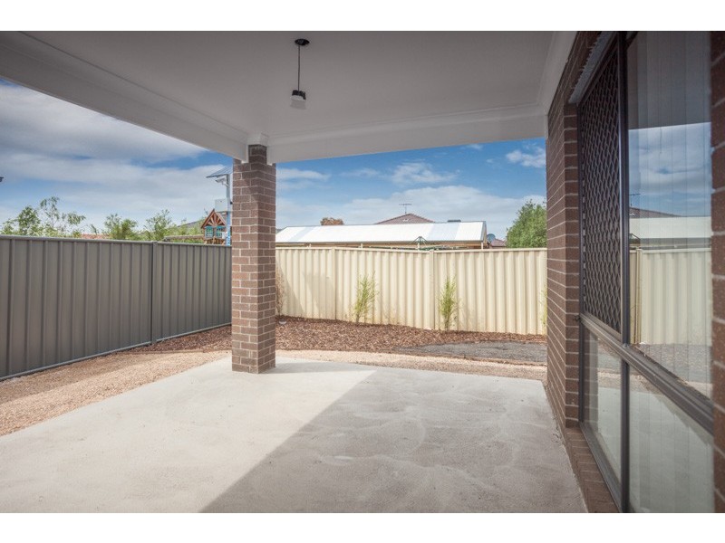 41 Aruma Ave, Melton West VIC 3337
