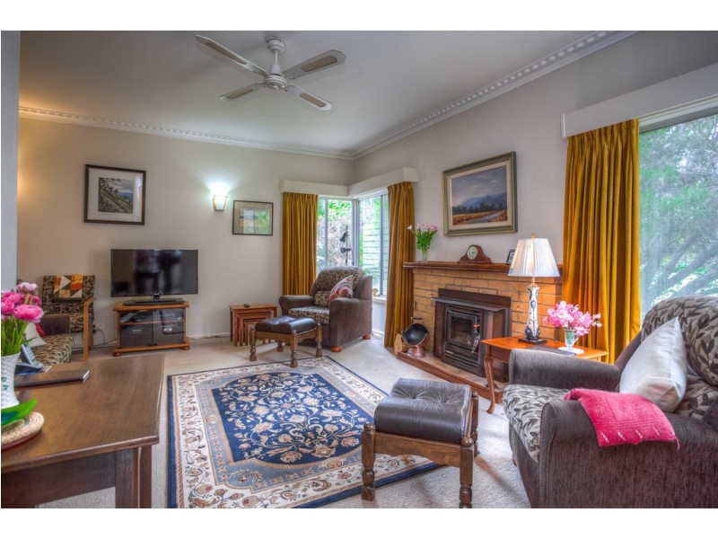 25 Morrow Road East, New Gisborne VIC 3438