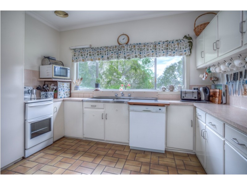 25 Morrow Road East, New Gisborne VIC 3438