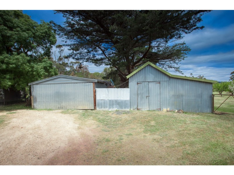 25 Morrow Road East, New Gisborne VIC 3438