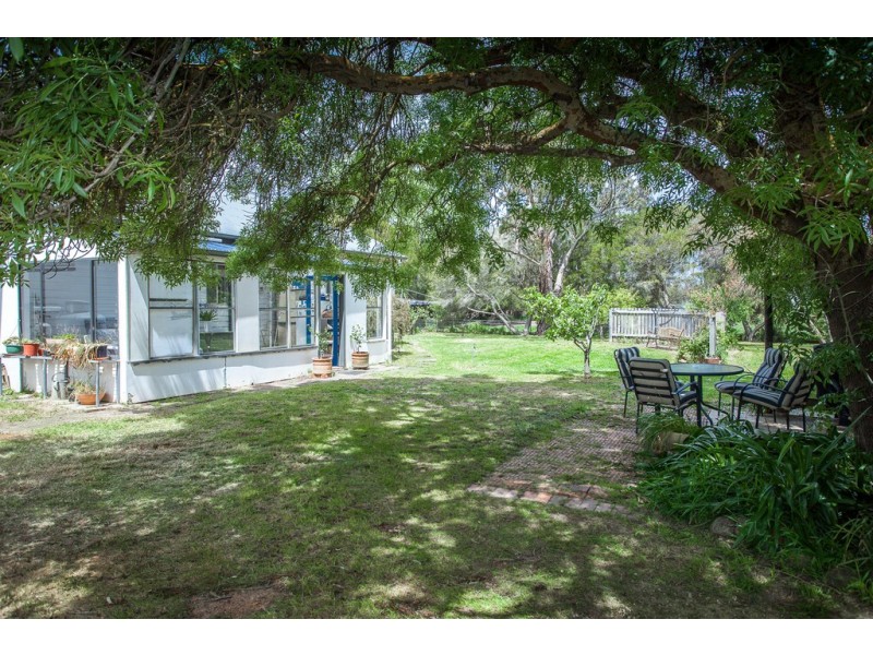 25 Morrow Road East, New Gisborne VIC 3438