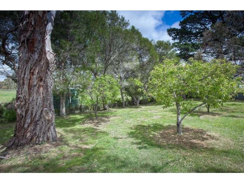 25 Morrow Road East, New Gisborne VIC 3438