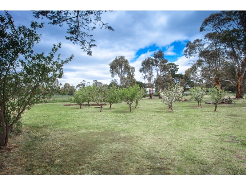 25 Morrow Road East, New Gisborne VIC 3438
