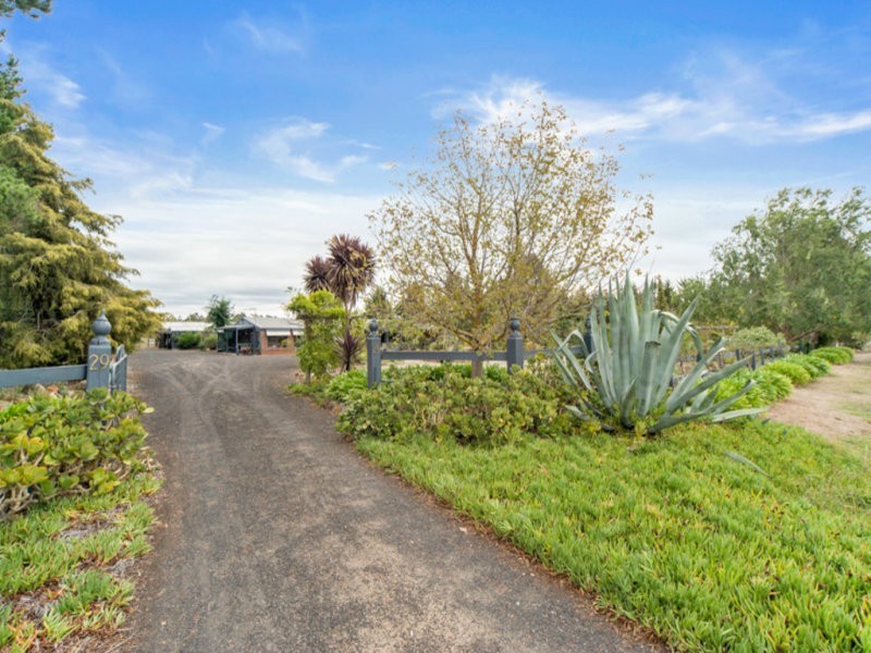 29 Payne Rd, New Gisborne VIC 3438