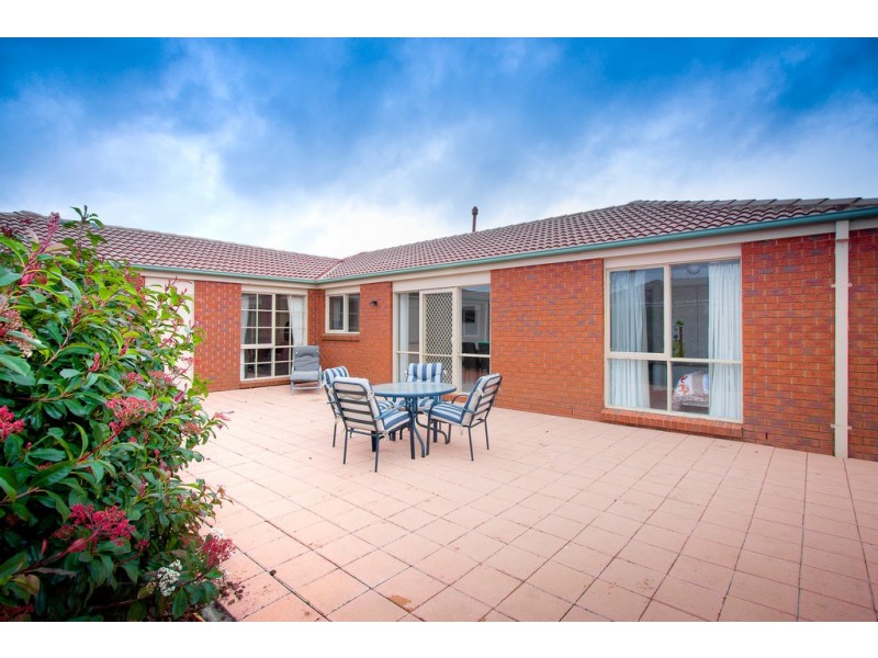 7 Sunny Park Close, Gisborne VIC 3437