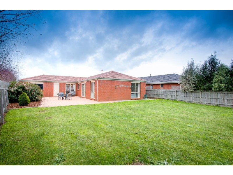 7 Sunny Park Close, Gisborne VIC 3437