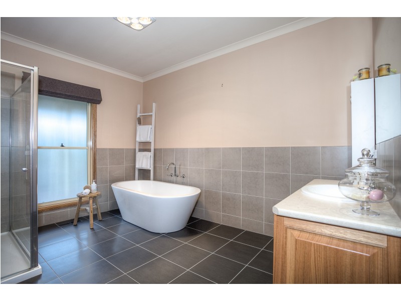 5 Mt. Charlie Road, Riddells Creek VIC 3431