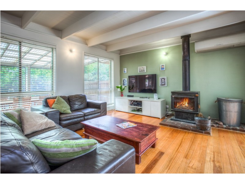 6 Thom Street, New Gisborne VIC 3438