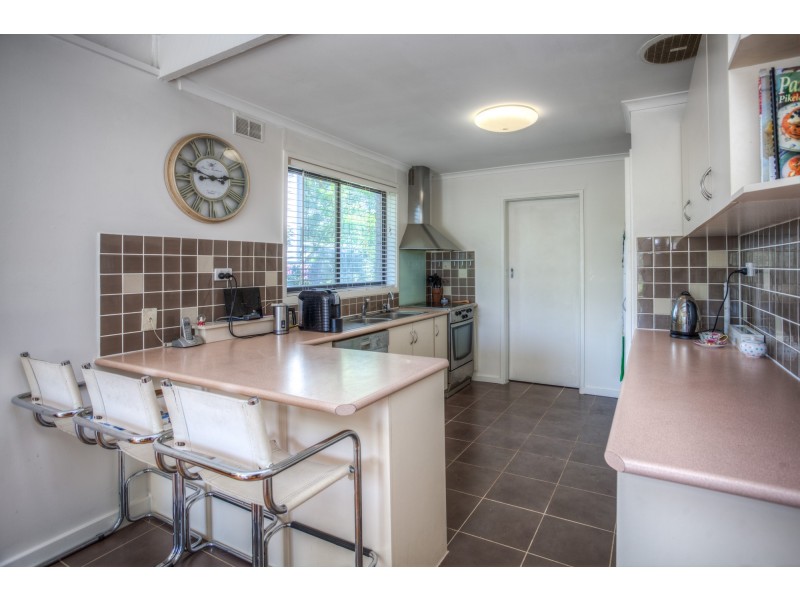 6 Thom Street, New Gisborne VIC 3438