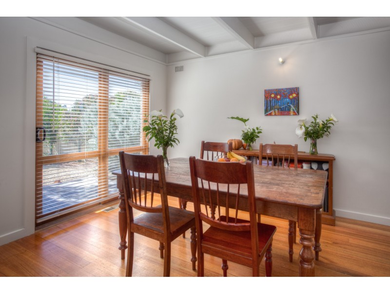 6 Thom Street, New Gisborne VIC 3438