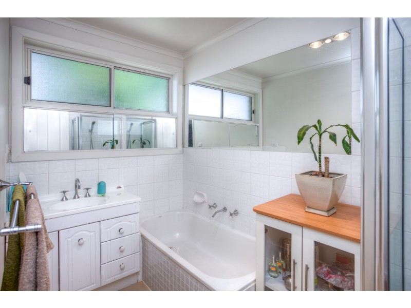 6 Thom Street, New Gisborne VIC 3438