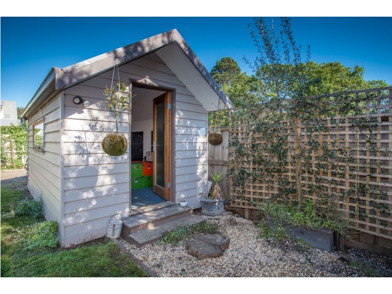 6 Thom Street, New Gisborne VIC 3438