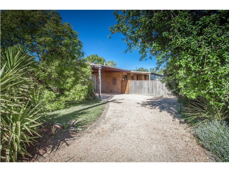 6 Thom Street, New Gisborne VIC 3438