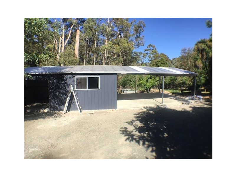 33 Halpern Road, Woodend VIC 3442