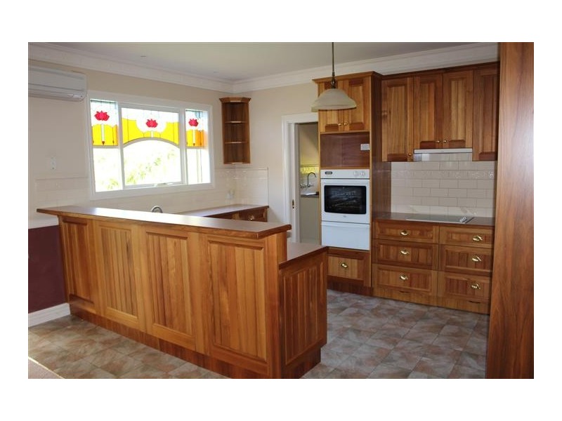 6 Kurung Crt West, Gisborne VIC 3437