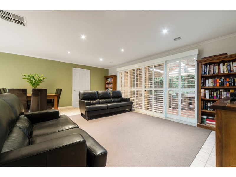 20 Pinelea Grove, Gisborne VIC 3437