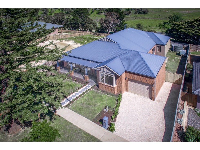 24 Dumbarton Way, Gisborne VIC 3437