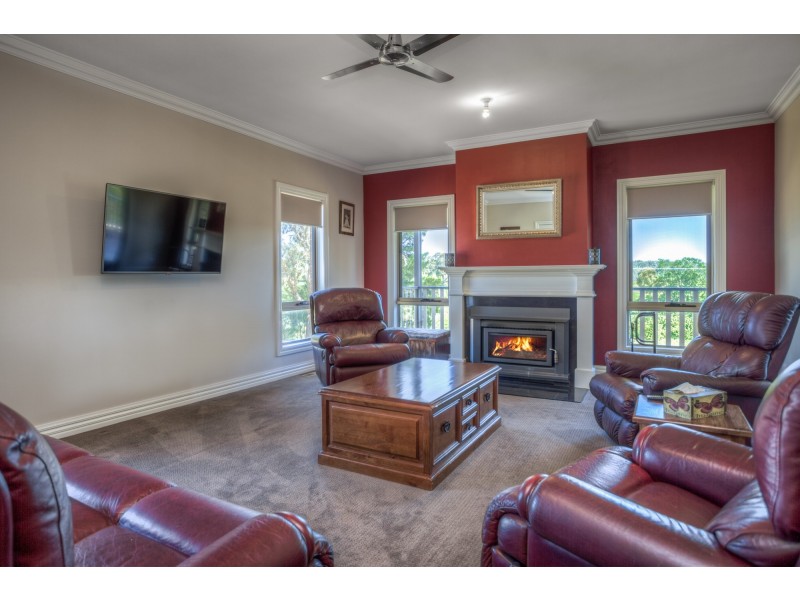 24 Dumbarton Way, Gisborne VIC 3437