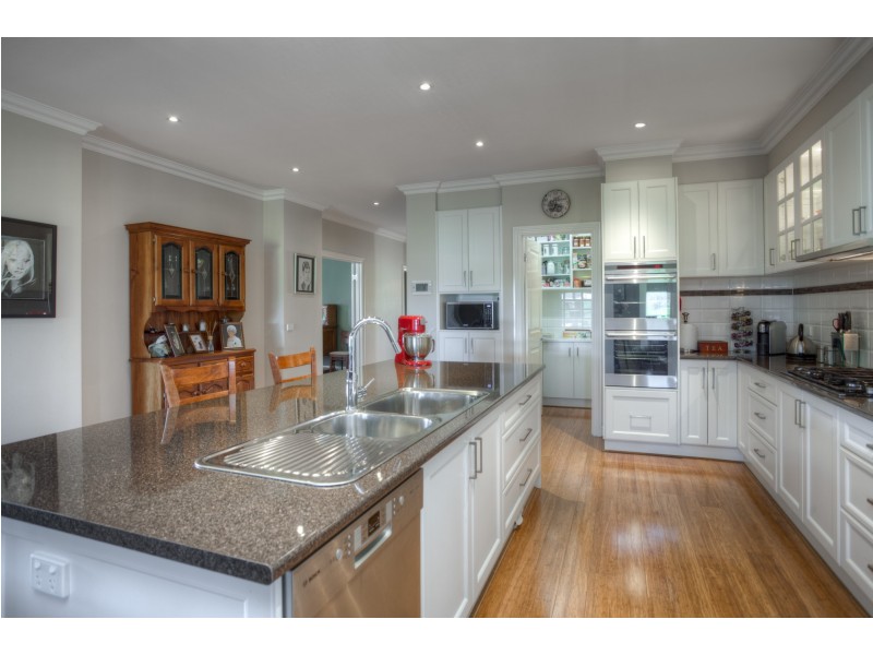 24 Dumbarton Way, Gisborne VIC 3437
