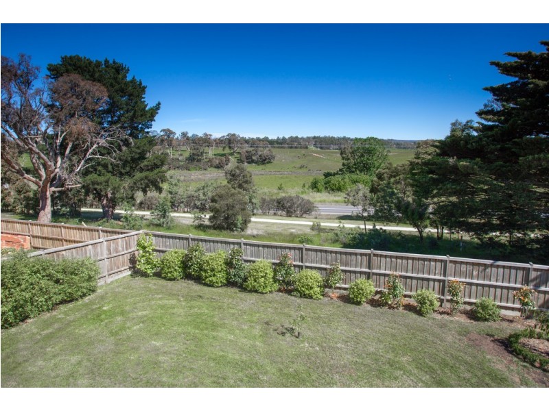 24 Dumbarton Way, Gisborne VIC 3437