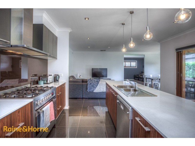 9 Childe Harold Road, Gisborne VIC 3437