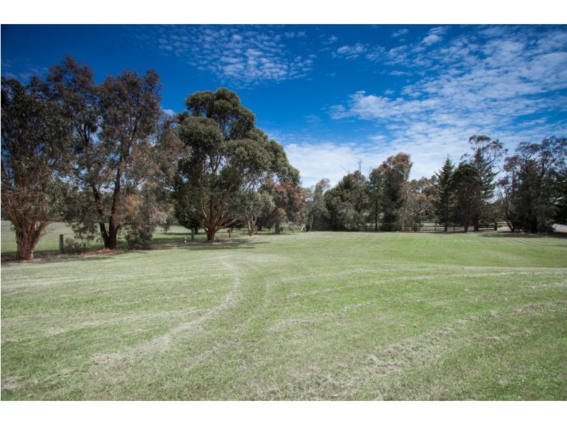 125 McGeorge Road, Gisborne South VIC 3437