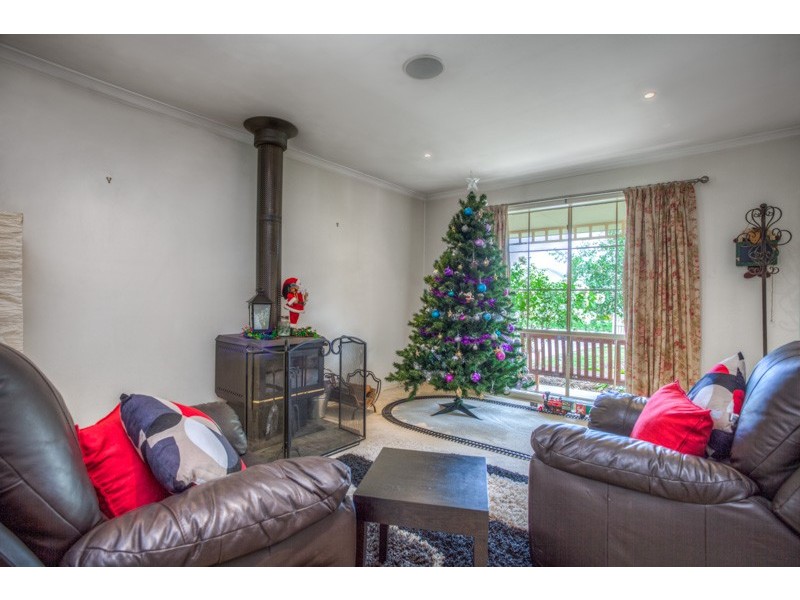 6 Kiwi Court, New Gisborne VIC 3438