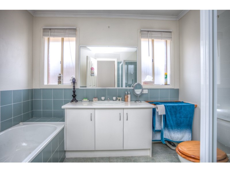 6 Kiwi Court, New Gisborne VIC 3438