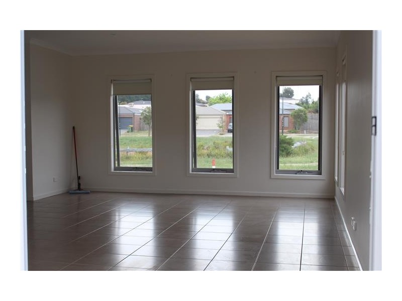 2 Keeper Street, Sunbury VIC 3429