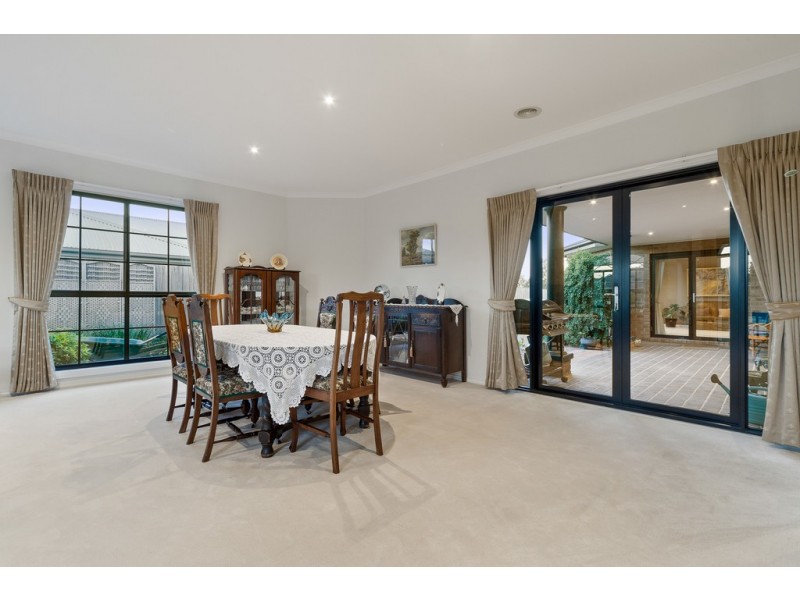 4 Hyperno Court, New Gisborne VIC 3438