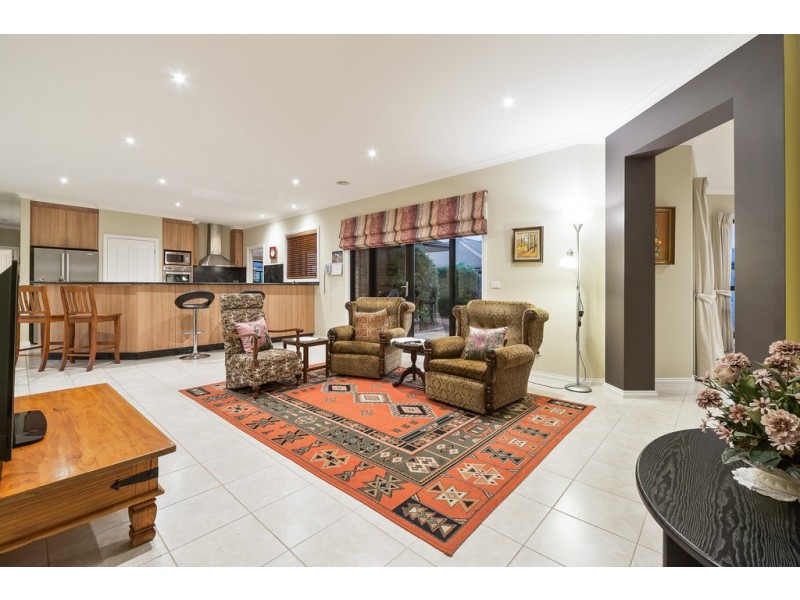 4 Hyperno Court, New Gisborne VIC 3438